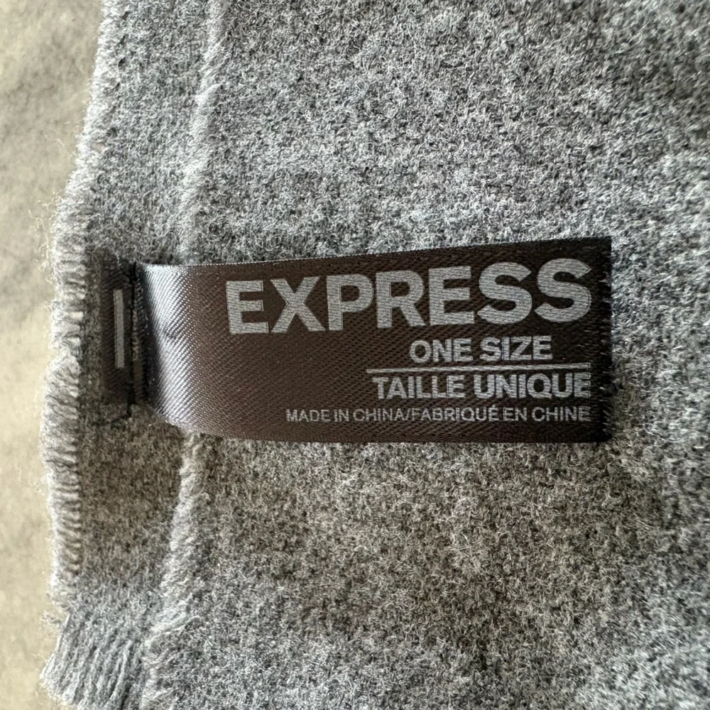 Set/2 Scarves, Banana Republic and Express